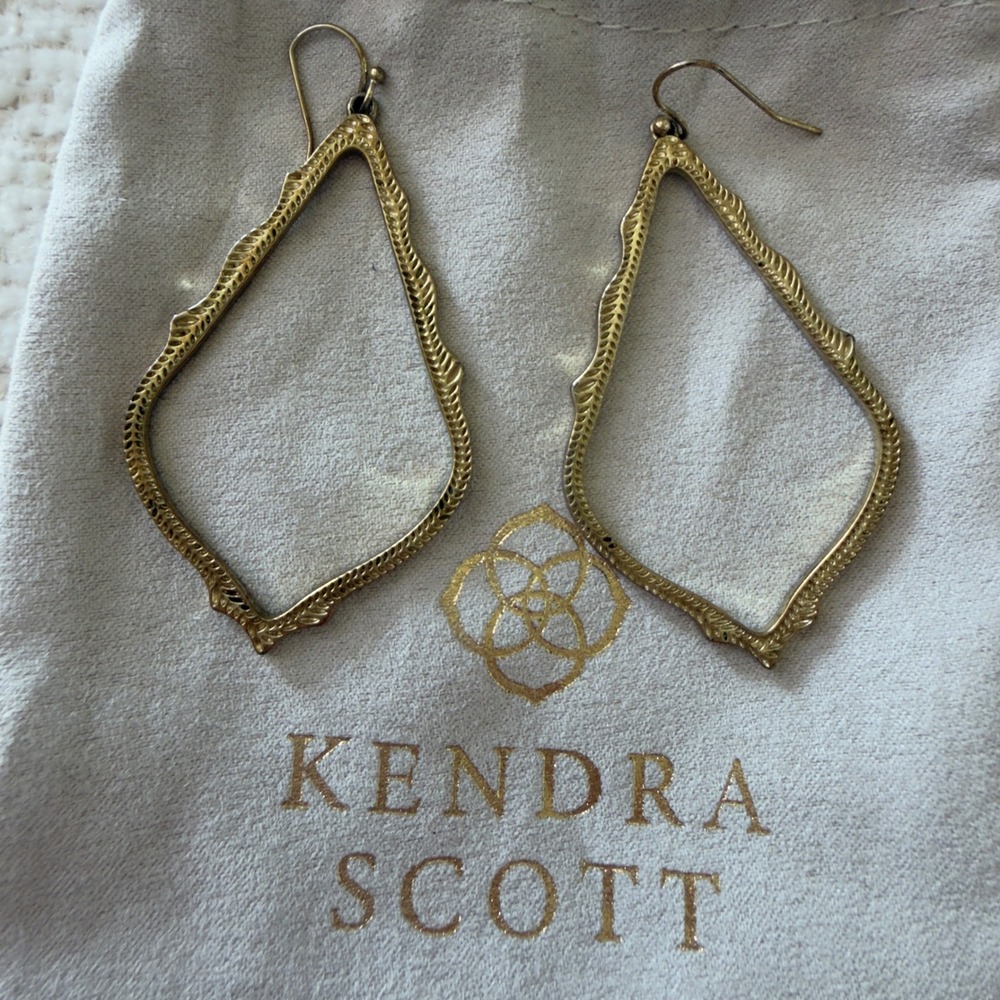 Kendra Scott Drop Earrings Brass OS Gold Sophia Open‎ Frame Filigree Textured - Picture 2 of 2